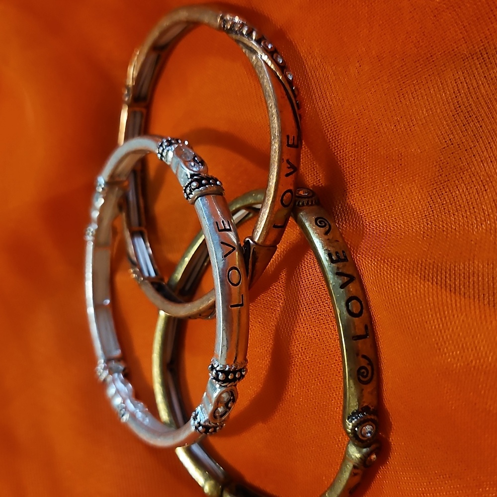 Love Is Patient Bracelet Set